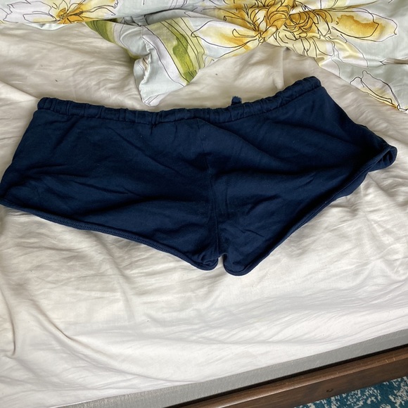 COMFY HM SHORTS - Picture 2 of 3